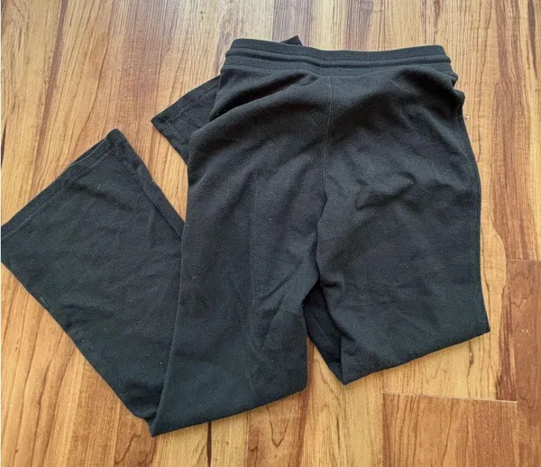 Aritzia Sunday Best Sweatpants Flare - Image 2