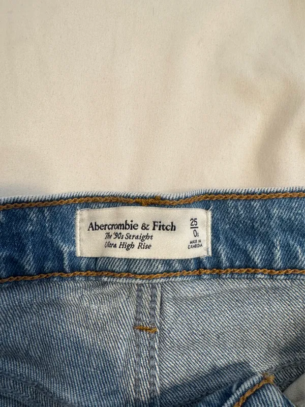 Abercrombie High-Rise Jeans - Image 3