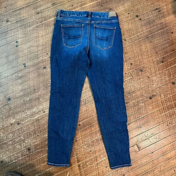 American Eagle curvy hi-rise size 8 distressed jeggings - Image 3