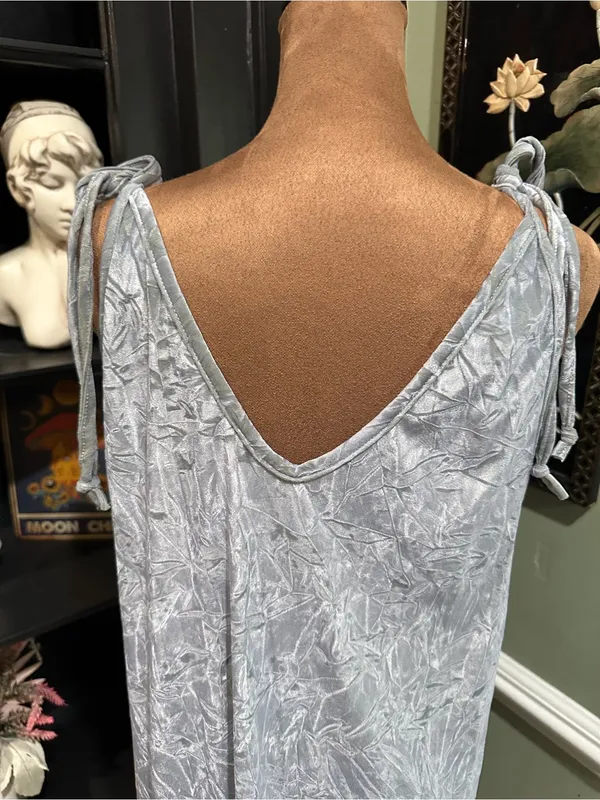Urban Renewal Remnants Tie-Shoulder Velvet Midi Dress Size Medium - Image 7