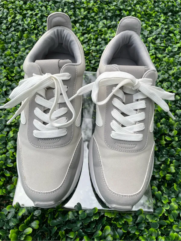 Women's dv by dolce vita bynx Grey Platform Lace-Up Sneakers, size 9 - Image 2