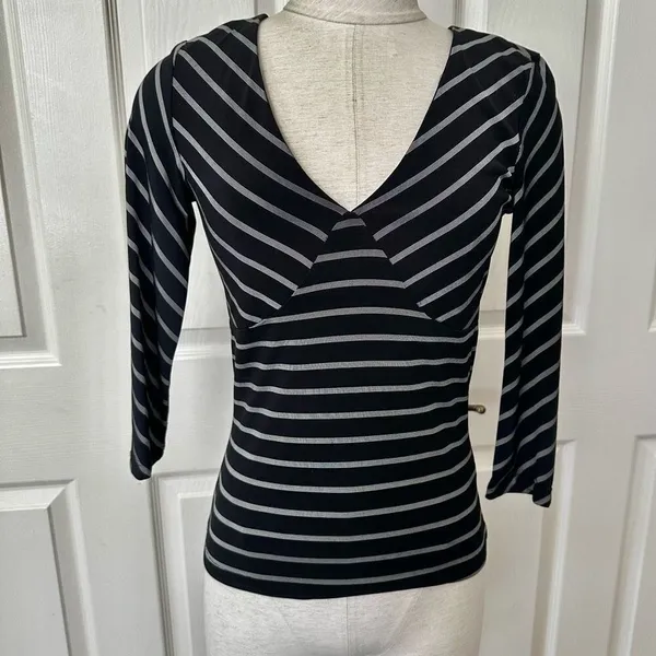 White House black Market black striped shirt - Image 8
