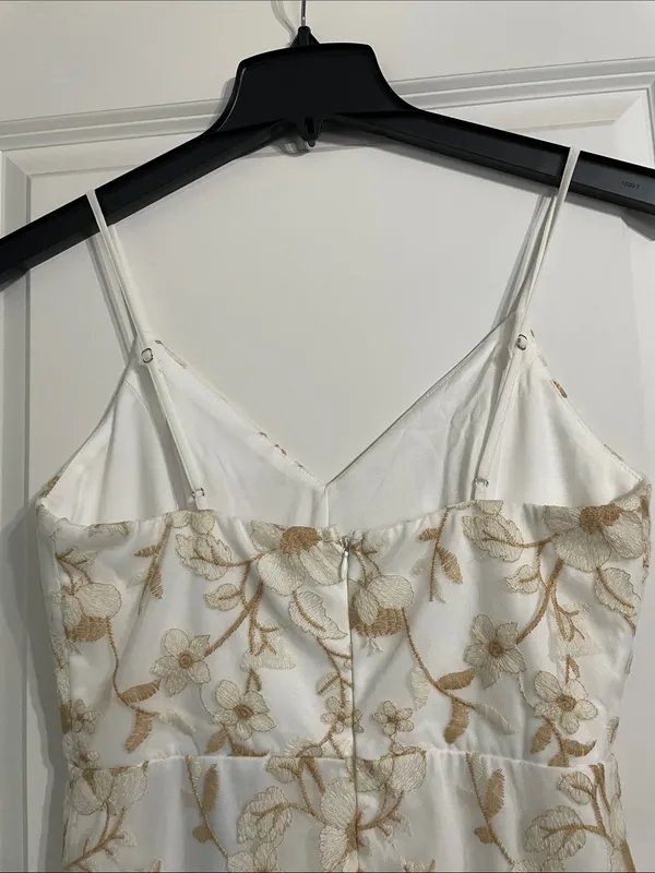 Starleena Cream and Taupe Floral Embroidered Bodycon Midi Dress Size Small NWT - Image 8