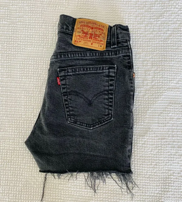 Vintage Levis 517 Black High Rise Shorts - Image 3