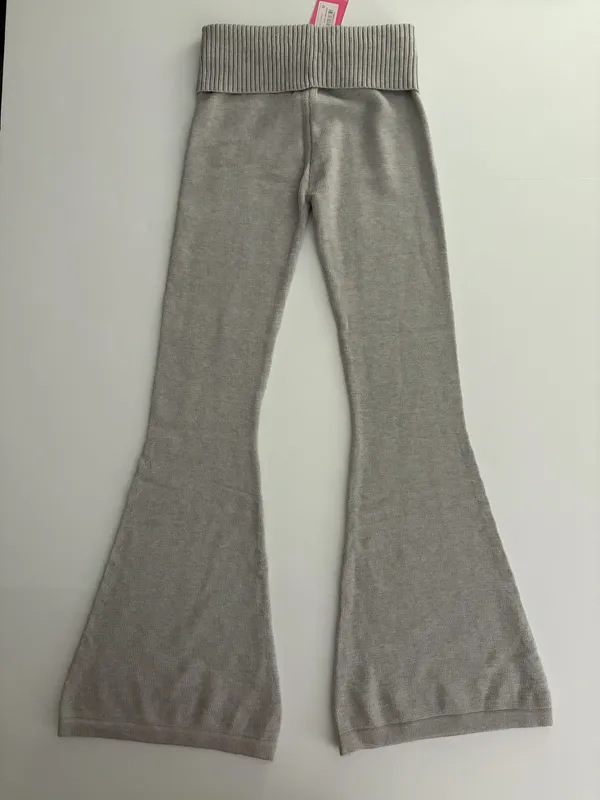 NWT! Edikted Gray Knit Flare Pants - Image 4
