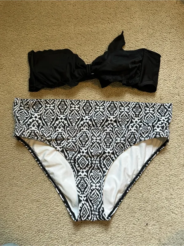 Victoria’s Secret bikini set - Image 2