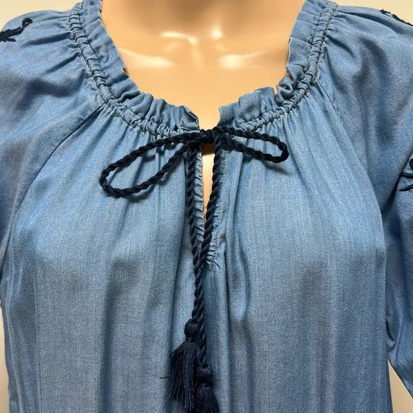 Crown & Ivy light denim embroidered top with drawstring collar, size L - Image 3