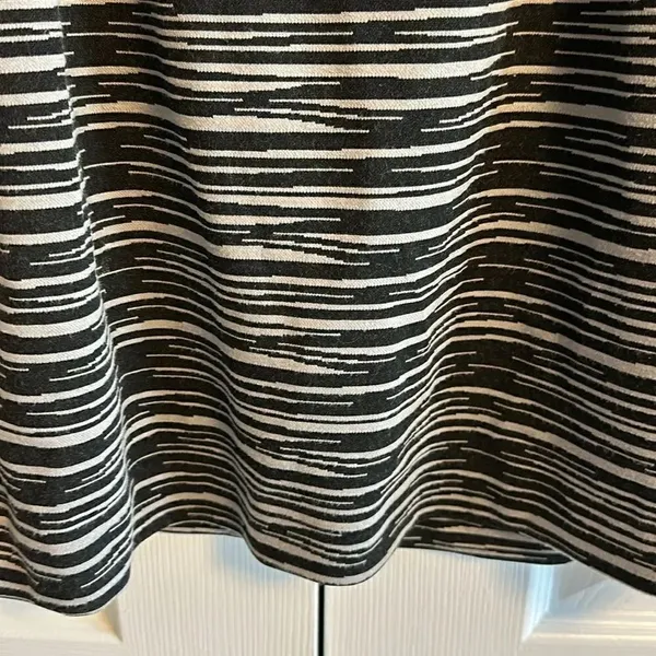 TRINA TURK Women’s Black & White Belted Zebra Stripe 3/4 Sleeve Dress Size 6 - Image 4
