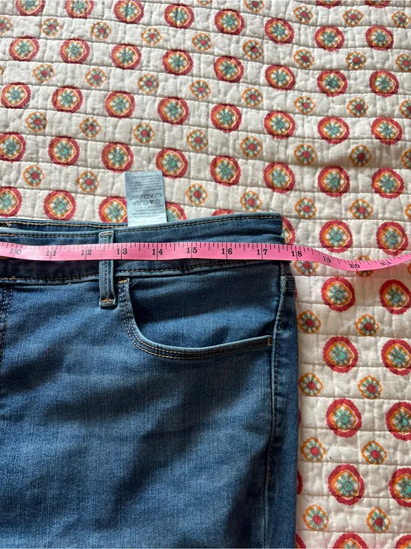 Denizen Levi’s High Rise Ankle Straight Jeans size 14 - Image 4