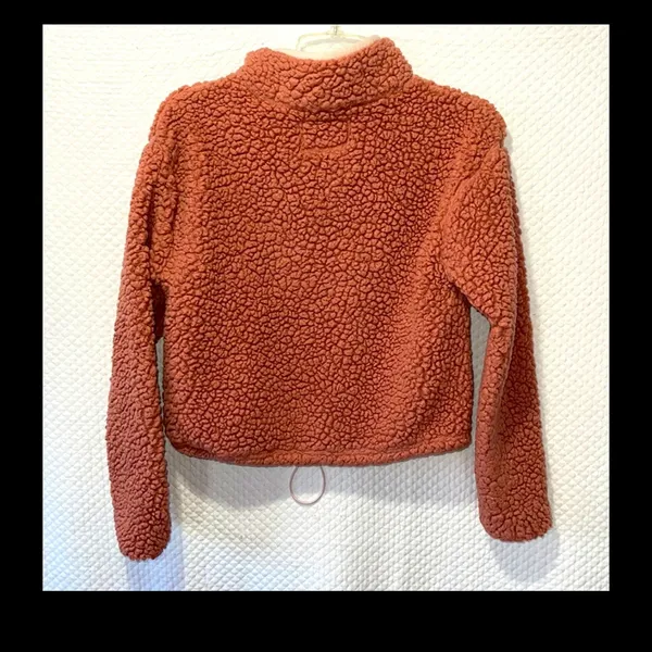 Aeropostale Women's Pink Sherpa Fuzzy Sweater - Like new Size: Small - Image 5