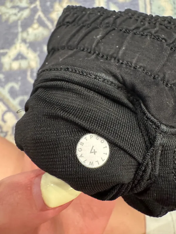 Lululemon Hotty Hot Shorts 4" Low-Rise 4 - Image 3