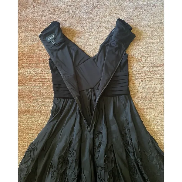 Adrianna Papell Black Ruched Fit Flare Midi Dress Textured Floral Skirt Sz 4 - Image 10