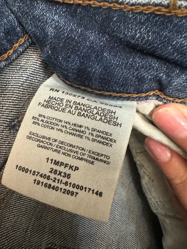 Wrangler Bell Bottom Jeans - Image 4