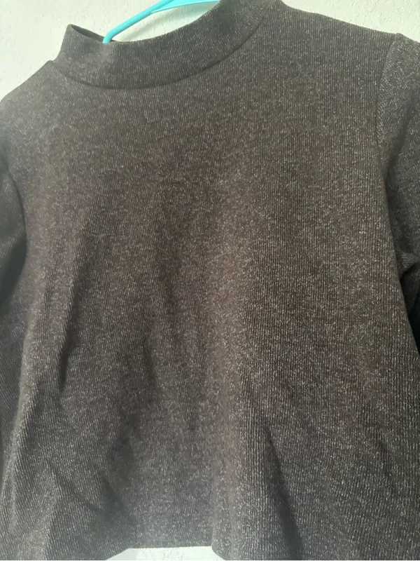 Old navy brown turtleneck - Image 3