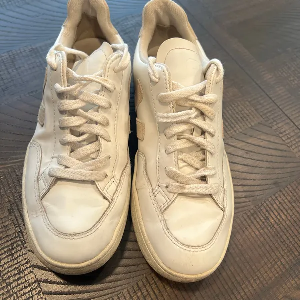 Veja V-12 Leather Sneakers in Extra-White/Sable 7 women - Image 2