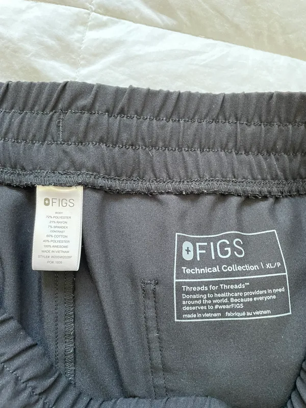 FIGS Women's Black Zamora™ High Waisted - Petite Jogger Scrub Pants - Image 4