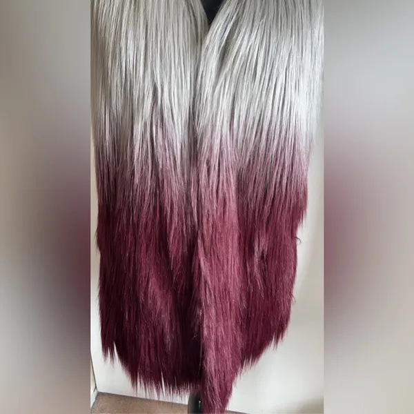 Lisa Rinna Collection Faux Fur Ombré Vest Size Medium. Silver/ maroon - Image 3