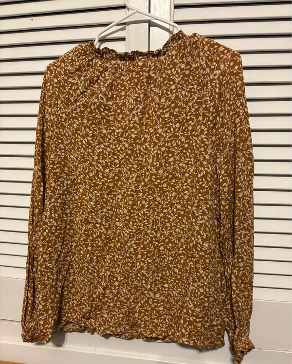 Old Navy Yellow Top Floral - Image 2