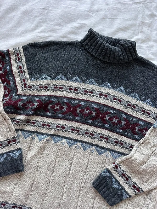 Winter Sweater Size L - Image 2