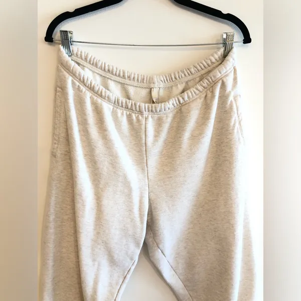 SKIMS Cotton Fleece Classic Oatmeal Heather Jogger Size L - Image 3