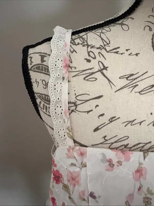 Altar'd State XL White Cami with Pink Floral Lace Trim - Image 3
