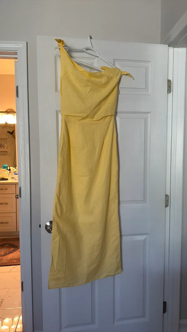 Showpo Cincinnati Midi Dress Yellow Size Small - Image 3