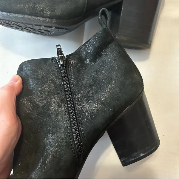 Sofft Ware Black Suede Ankle Heeled Boots Womens Size 9M Metallic Shimmer - Image 4