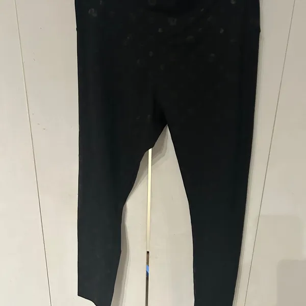 Sleek Black Leggings with Full-Length Fit - Image 2