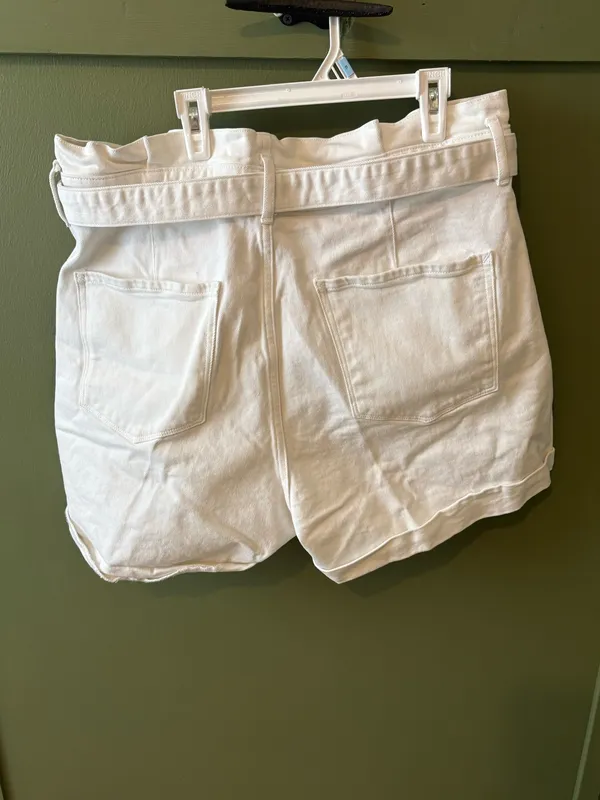 a.n.a White Denim High Rise Midi Shorts - Image 5