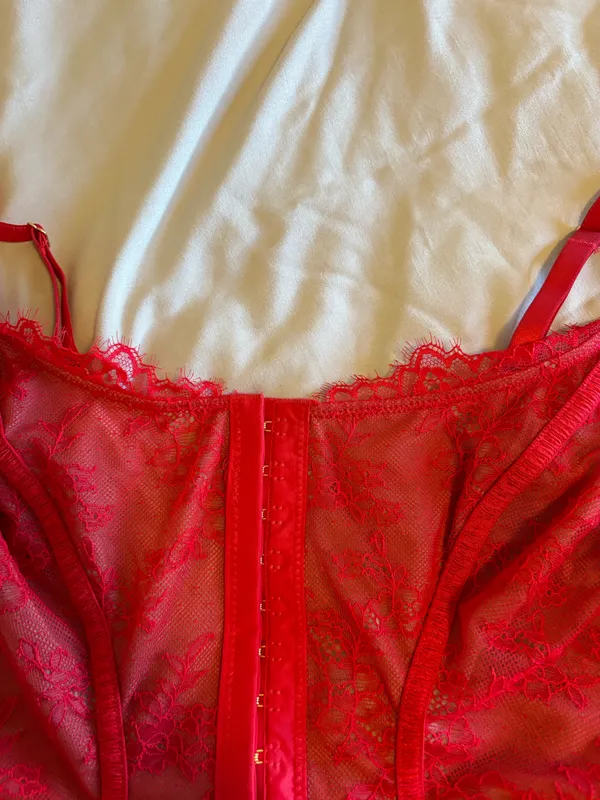 Red lacy bodysuit - Image 3
