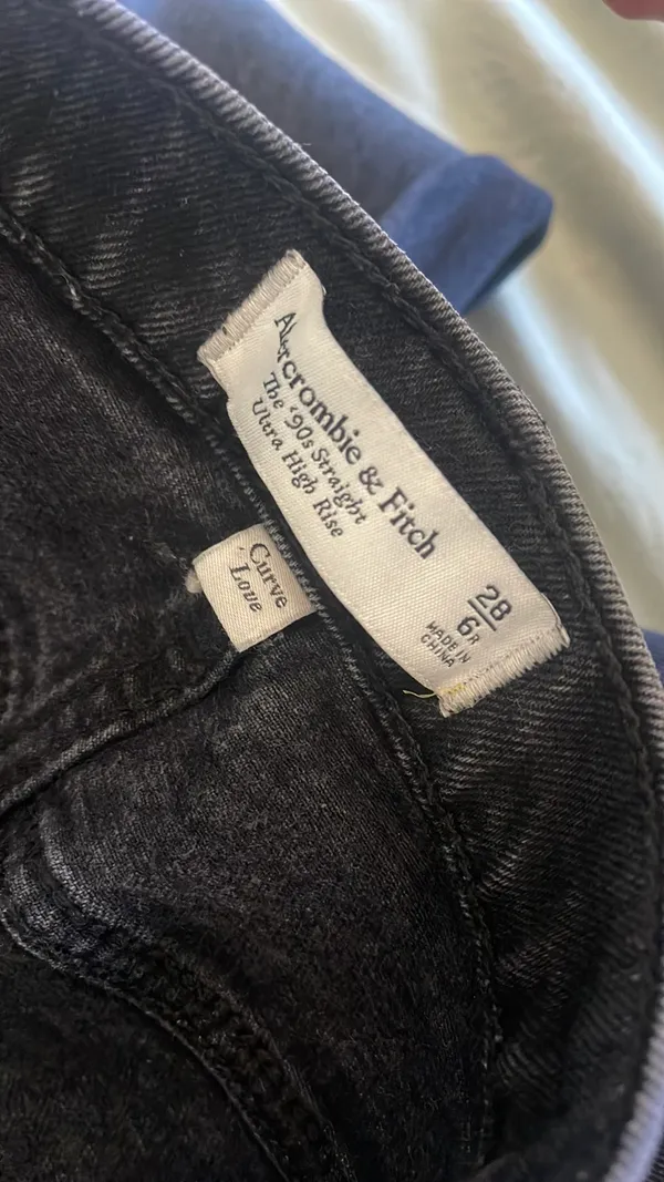 Abercrombie 90s Straight Ultra High Rise - Image 2
