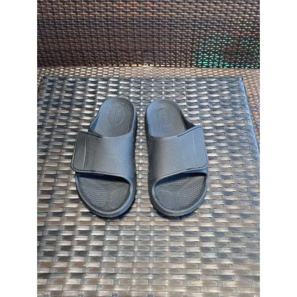 Oofos sandals womens size 9 Black - Image 2