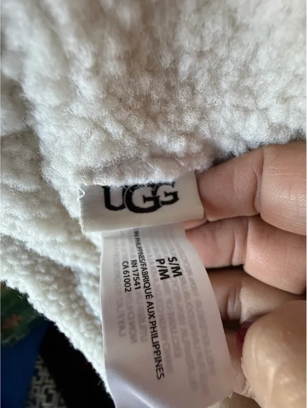 UGG White Fleece Lined Bucket Hat Size Small - Image 5