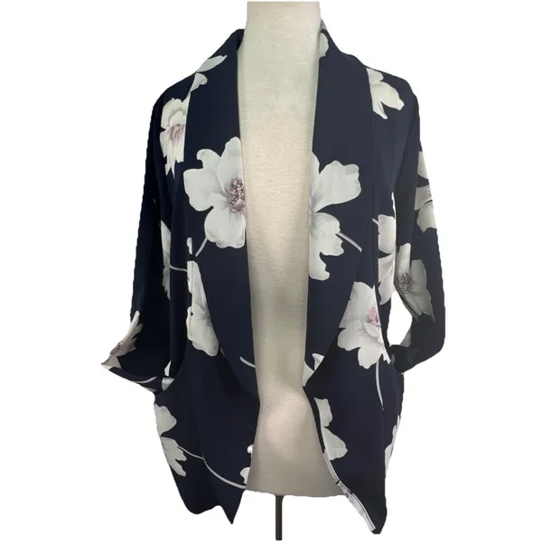 Sienna Sky Sz Medium Light Weight Open Front Blazer Jacket Navy and White Floral - Image 6