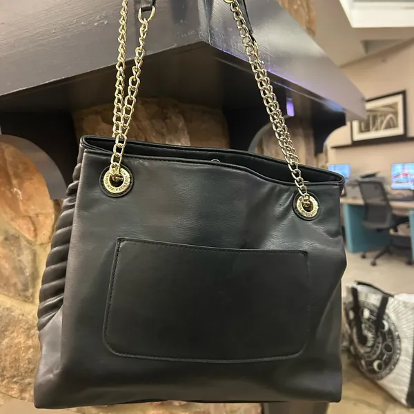 Bag Stylish Black Quilted Shoulder Bag with Chain Straps VERA New York Preowned - Image 2