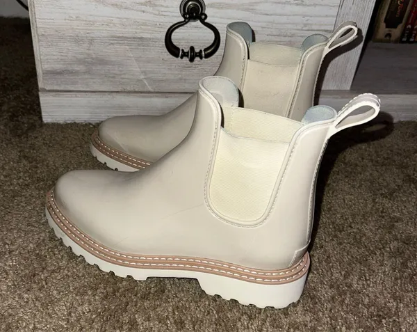 DV by Dolce Vita Stormy Rain Boot - Image 2
