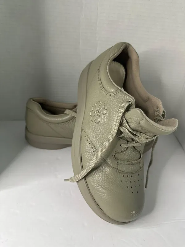 P.W. Minor Womens 8 Khaki Leather Walking Shoes Orthopedic Comfort USA Lace Up - Image 7
