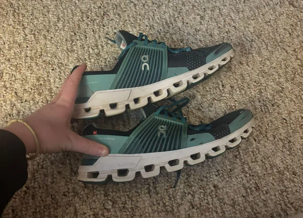 On Cloud Running Shoes - Image 2