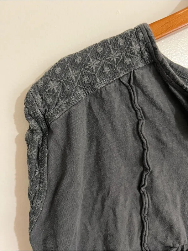 Knox Rose Women Medium Off Grey Boho Indie Prairie Chic Cottagecore Henley Top - Image 4