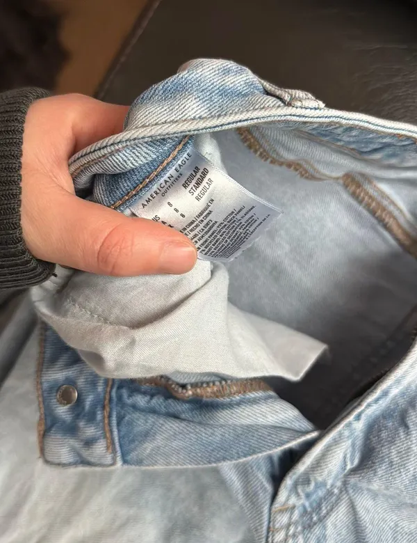 American Eagle Mom Jeans - Image 3