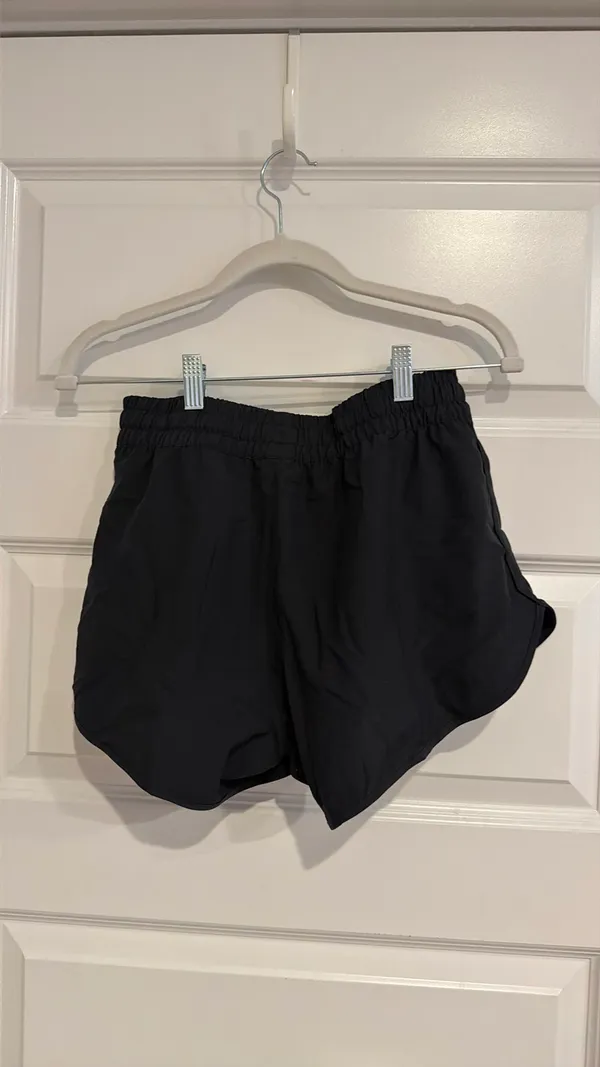 Vuori Shorts Women’s - Image 2