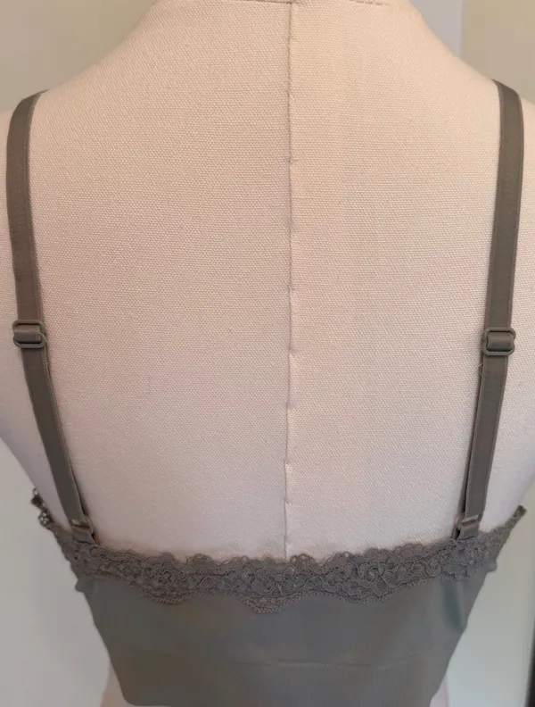 H&M green lace trimmed unlined bralette - Image 5