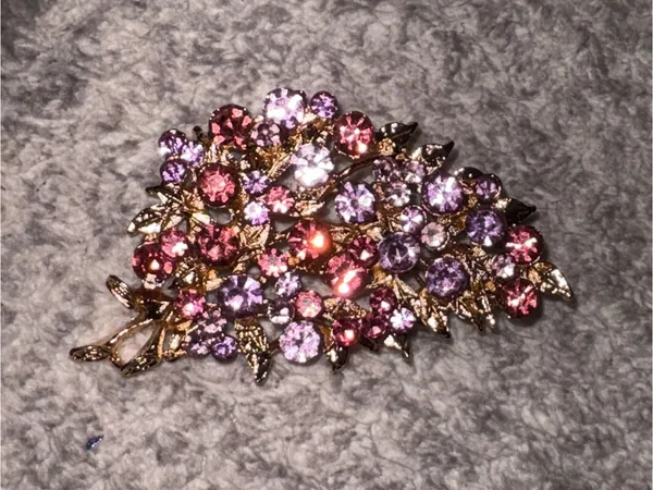 Vintage Pink Purple Rhinestone Spray Brooch Gold Tone Botanical Leaf Pin/Brooch - Image 4