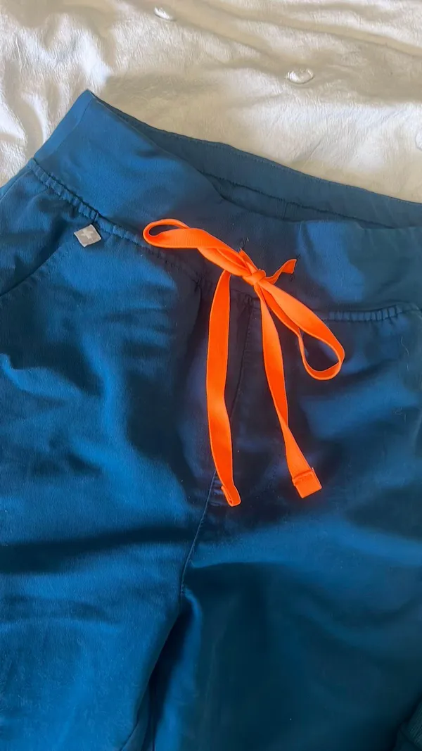 Figs joggers - Image 2