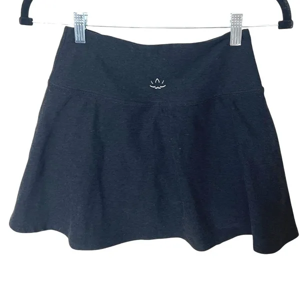 Beyond Yoga Hot Shot Circle Skort‎ Black Size XS EUC - Image 3