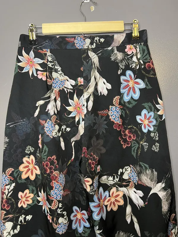 H&M Pants Womens 8 Black Floral Bird Print Wide Leg Crepe Stretch Dress Pants - Image 5