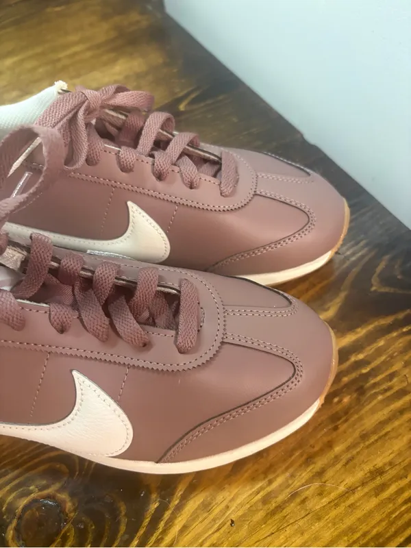 Nike mauve pink sneakers size 7 - Image 3