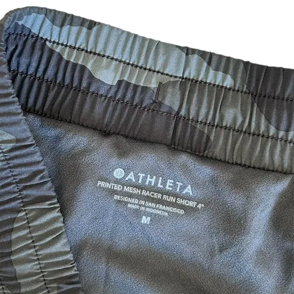 Athleta Camo Printed Mesh Run Racer Shorts Sz M - Image 2