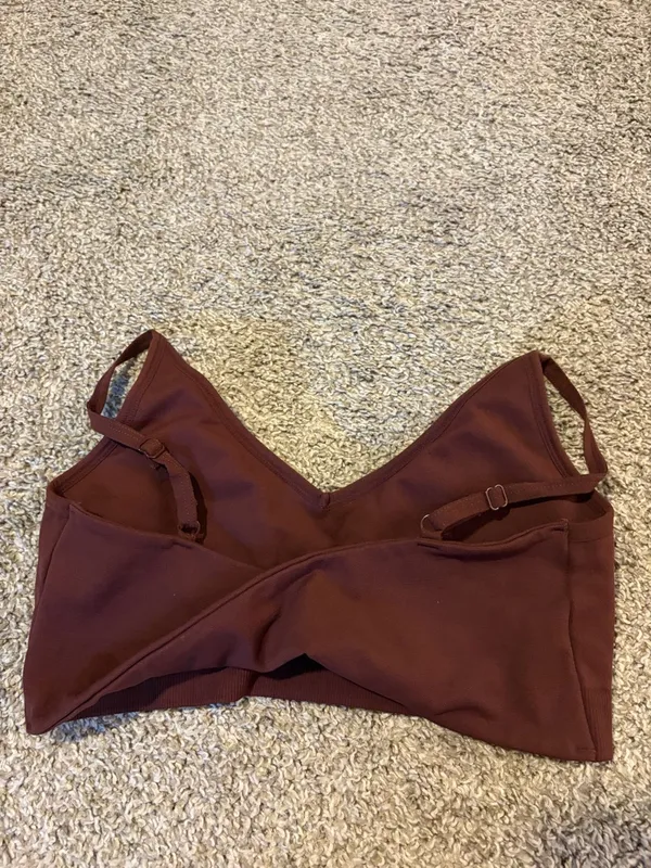 YoungLA Womens Sculpt Seamless Twist Bra Burgundy Medium EUC - Image 3