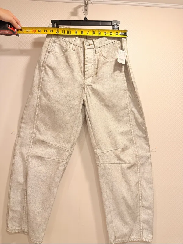 NWT We The Free Good Luck Mid Rise Barrel Acid-Wash Denim Jeans Off-White Sz 24 - Image 4